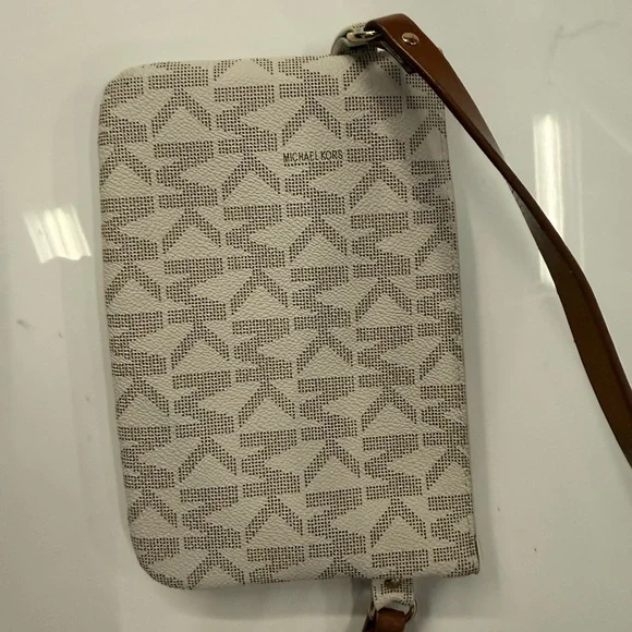 Michael Kors Cream and Brown Wristlet with Gold Chain - Picture 5 of 5